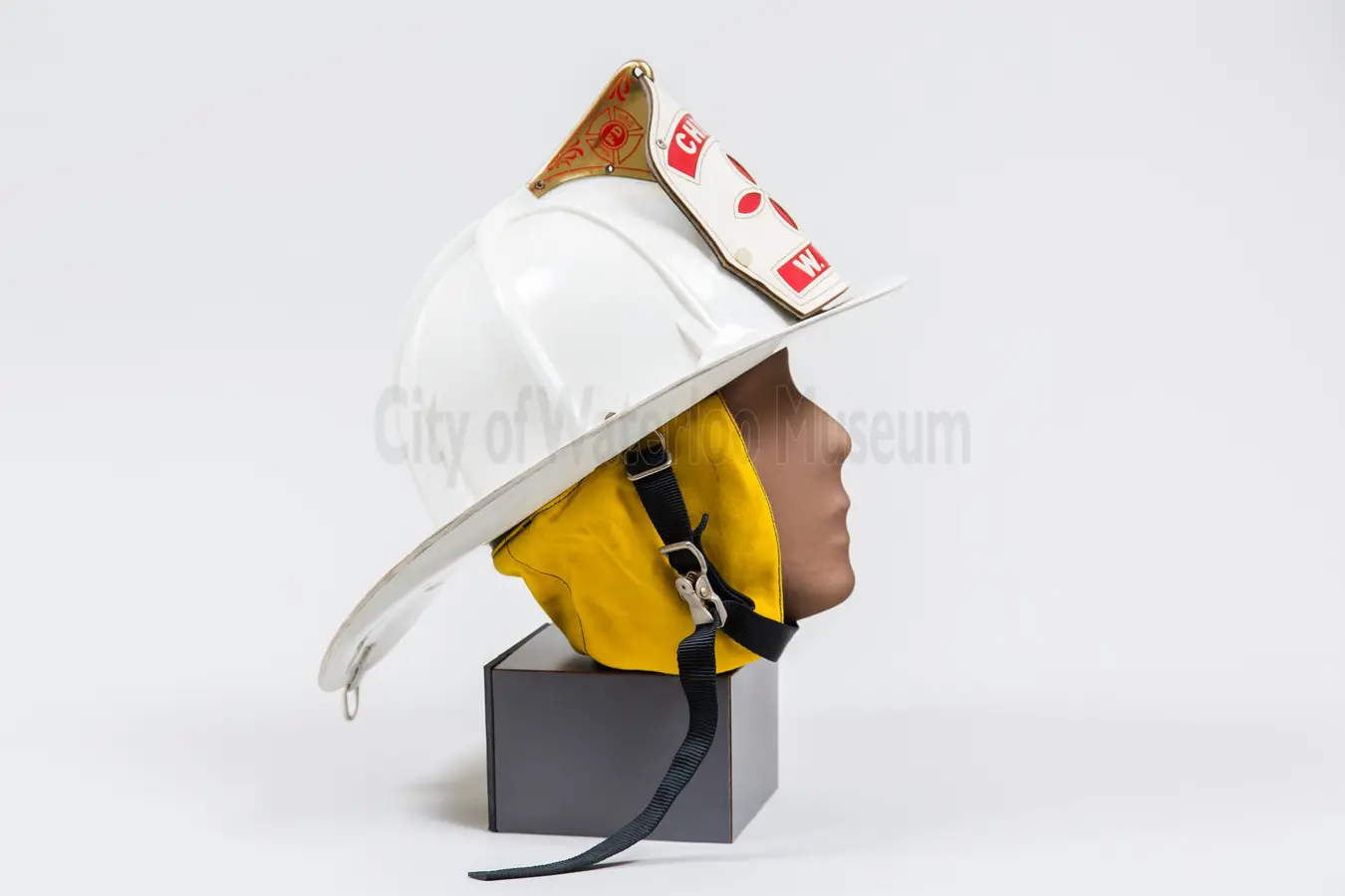 Side profile of Waterloo Fire Department Chief’s Helmet