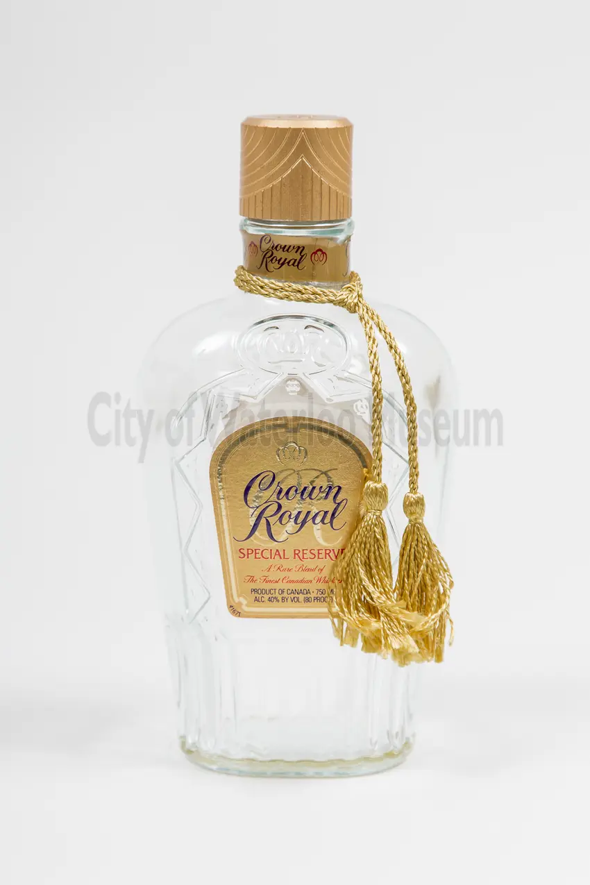 Crown Royal Special Reserve Bottle