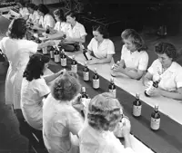 Women bottling line at the Seagram Factory
