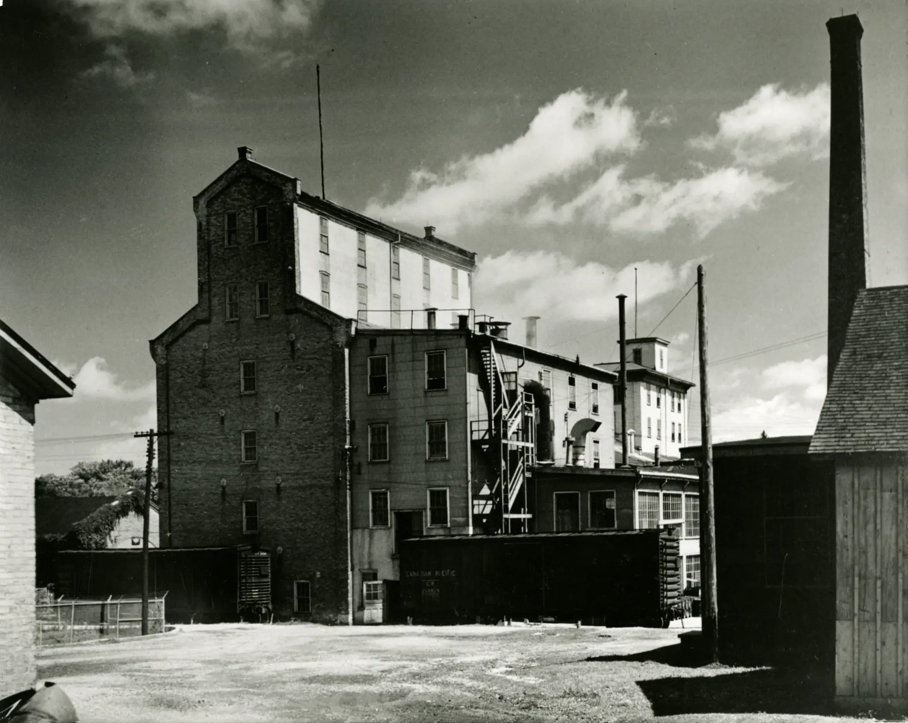 Image of stillhouse and mill